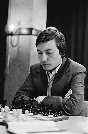 Archivo:Anatoly Karpov 1979