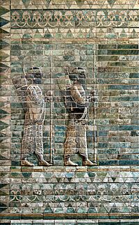 Archivo:Archers frieze Darius 1st Palace Suse Louvre AOD 488 a