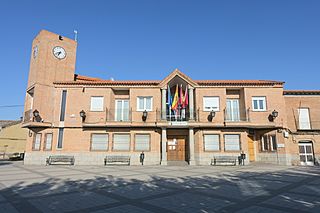 Ayuntamiento de Alcabón.jpg