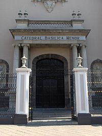 Archivo:Basilica-colima