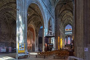 Archivo:Bordeaux - Basilique Saint-Michel - Nef