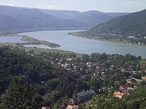 Archivo:DonauknieVisegrad