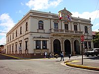 Archivo:Edificio de Correos de Heredia, Costa Rica
