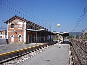Archivo:Estación de Ferrocarril de Haro - La Rioja