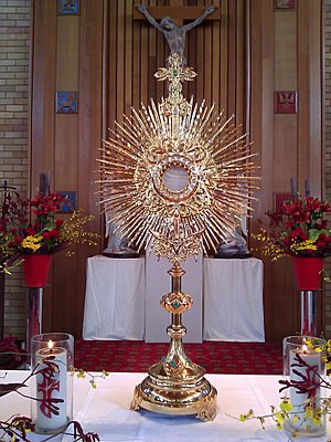 Archivo:Eucharistic Adoration - Monstrance