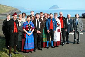 Archivo:Faroese folk dance club from vagar