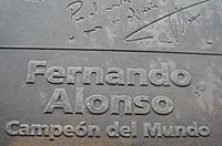 Archivo:FernandoAlonso PlacaConmemorativa