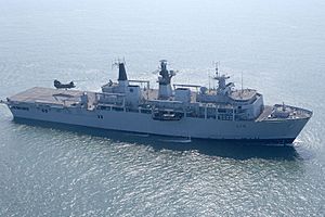 Archivo:HMS Albion MOD 45151289
