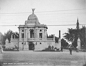 Archivo:Hurlbut Gate Detroit c1895