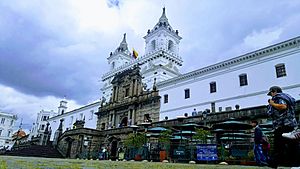 Archivo:Iglesia de San Francisco de Quito desde la plaza