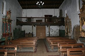 Interior iglesia bárcena