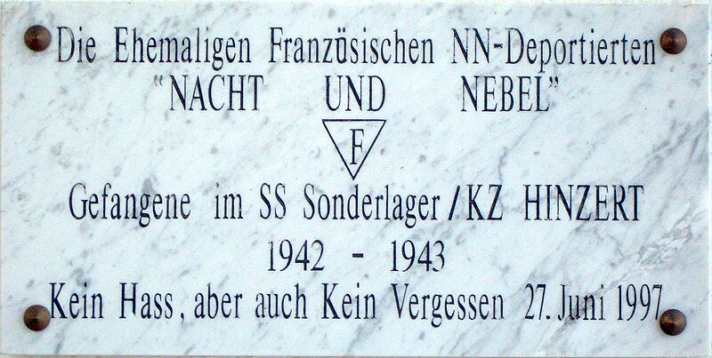 KZ-Hinzert-Plakette-Nacht-und-Nebel