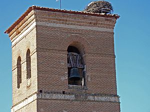 Archivo:Moraleja de las Panaderas iglesia torre campanario ni