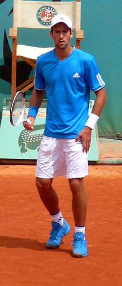 Archivo:Novak Đoković at the 2009 French Open 5