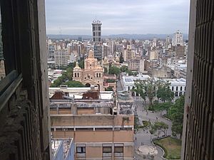 Archivo:Panorama urbano centro de Córdoba (Argentina) 2011-12-29 02