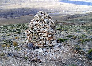 Archivo:Piedras amontonadas en Jeinimeni