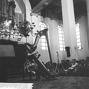Archivo:Slotconcert Internationale Harpweek 1963 Maria Rosa Calvo Manzano Ruiz (Spanje, Bestanddeelnr 915-3660