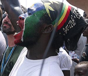 Archivo:South Sudanese man cheers on independence day (5926210774)