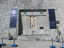 Archivo:Statue of José Manuel Soares