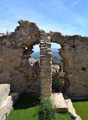Archivo:Torre de la Casota de la Vall de Laguar, mur amb obertura