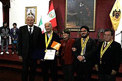 Archivo:Ugo De Censi medalla