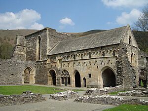 Archivo:ValeCrucisAbbey ChapterHouse