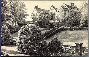Archivo:Virginia House, Garden Side (no title) (16835896132)