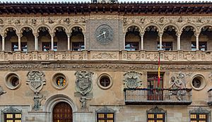 Archivo:Ayuntamiento de Tarazona, Zaragoza, España, 2015-01-02, DD 18-20 HDR