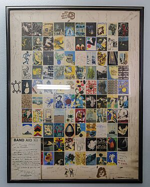 Archivo:Band Aid poster signed by Bob Geldof at Acropole Hotel, Khartoum (Sudan)