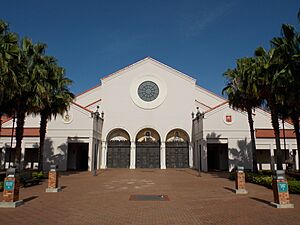 Archivo:Basilica of Mary, Queen of the Universe - Orlando 01