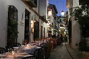 Archivo:Calle típica Altea Alicante