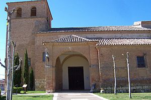 Archivo:Cuenca de Campos iglesia Justo Pastor portico lou