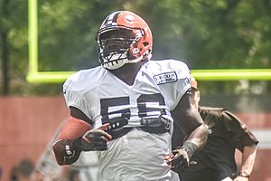 Archivo:Demario Davis 2016 Cleveland Browns Training Camp