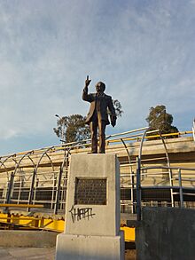 Estatua Manuel Buendía.jpg