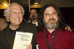 Archivo:Fernando 'Pino' Solanas and Richard Stallman