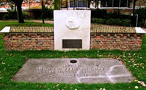 Archivo:Graf Baruch Spinoza, Nieuwe Kerk, Den Haag, Nederland - 20080906