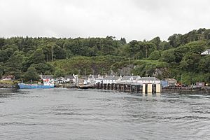 Archivo:Harbour port askaig scotland