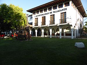 Archivo:Ilustre Municipalidad de Talagante, Chile