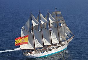 Archivo:Juan Sebastian de Elcano bandera combate