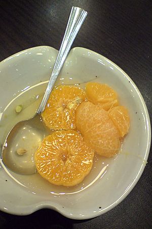 Archivo:Korean fruit punch-Milgam hwachae-01