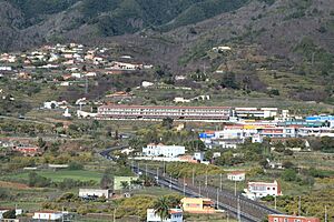 Archivo:La Palma - Brena Alta + LP-3 + Hospital General de La Palma (Mirador de la Concepción) 01 ies
