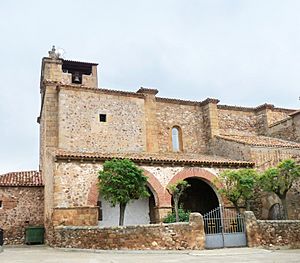 Archivo:Matalebreras - Iglesia de San Pedro Apóstol