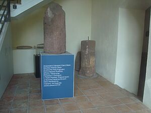 Archivo:Miliario romano del Emperador Trajano Decio, Borriol