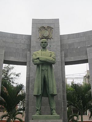 Archivo:Monumento a García Moreno