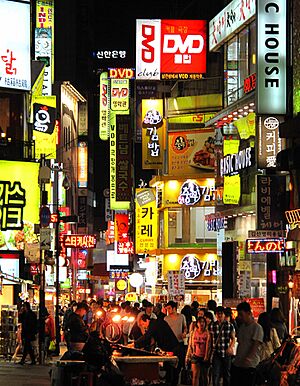 Archivo:Myeongdong Neon at Night, Seoul