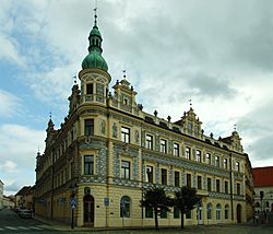 Archivo:Písek, Alšovo náměstí, poliklinika