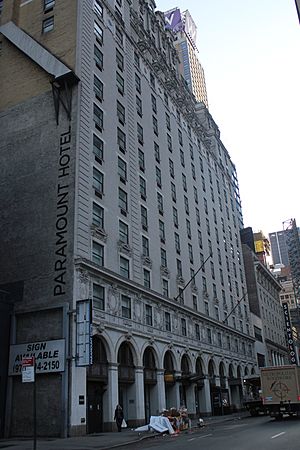 Archivo:Paramount Hotel Nov 2021 30