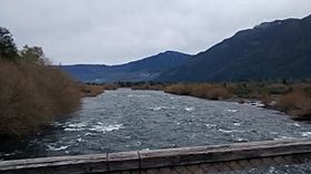 Río Trancura, en Pucón, Chile.jpg