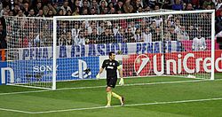 Archivo:Real Madrid vs Juventus, Champions League, 24 October 2013, Gigi Buffon