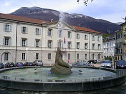 Archivo:Regierungsgebäude - Bellinzona 017